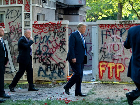 donald-trump-st-johns-episcopal-church-graffiti-6-1-2020-Getty-640x480.jpg