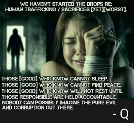 DdLxBv8VQAA7IS0.jpg